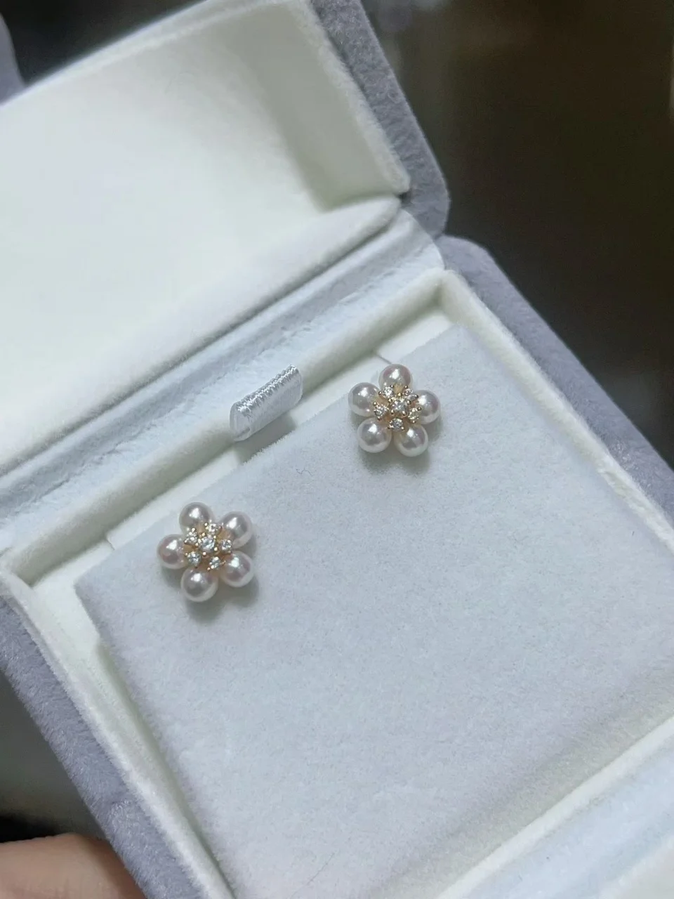 Certificated 925 Silver Natural Aurora Luster Freshwater Pearl 3-4mm Flower Ear Stud Delicate CZ Accent Camellia Earring Jewelry