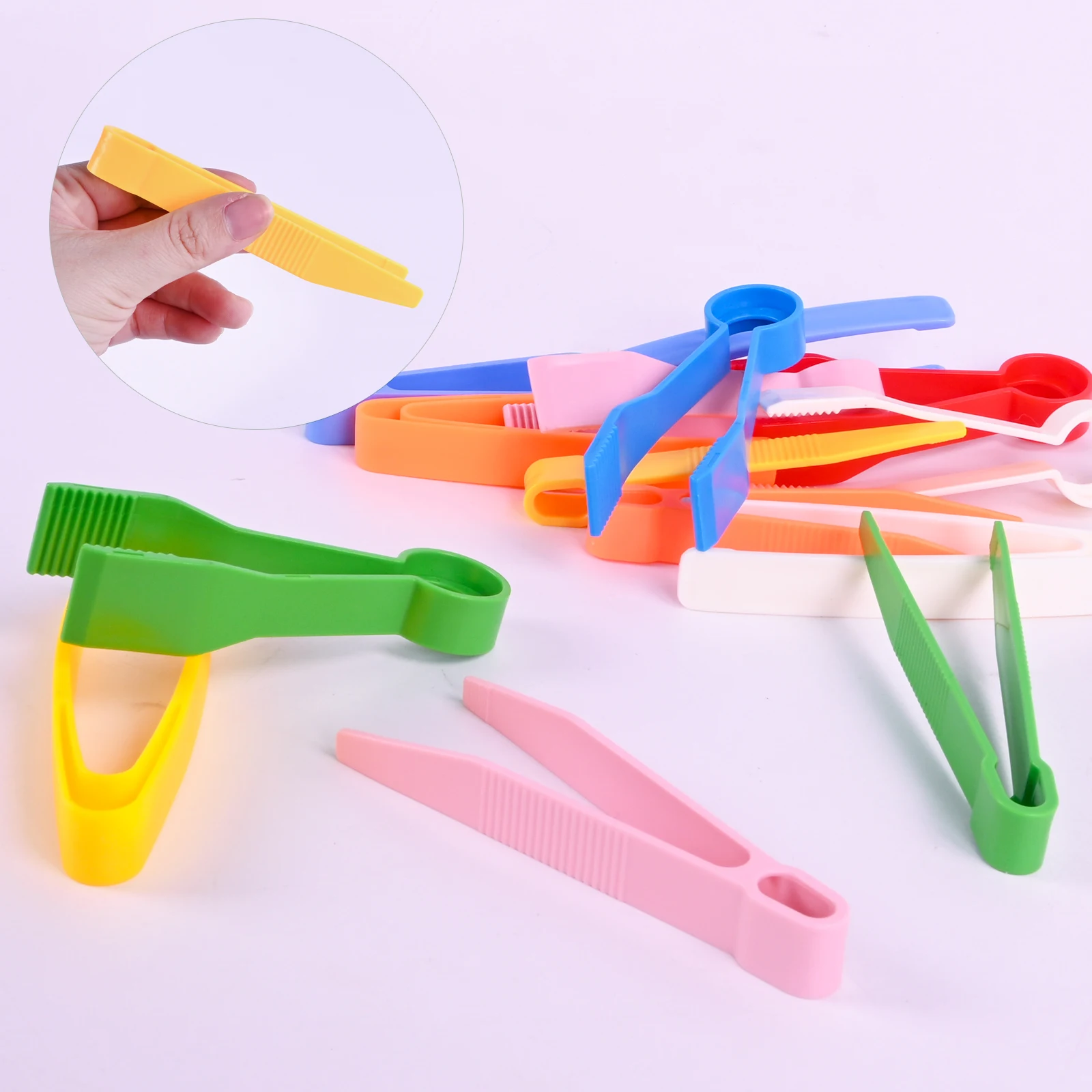 Kolorowe plastikowe pęsety dla dzieci - umiejętności motoryczne i zabawki edukacyjne, mieszane z wieloma kolorami