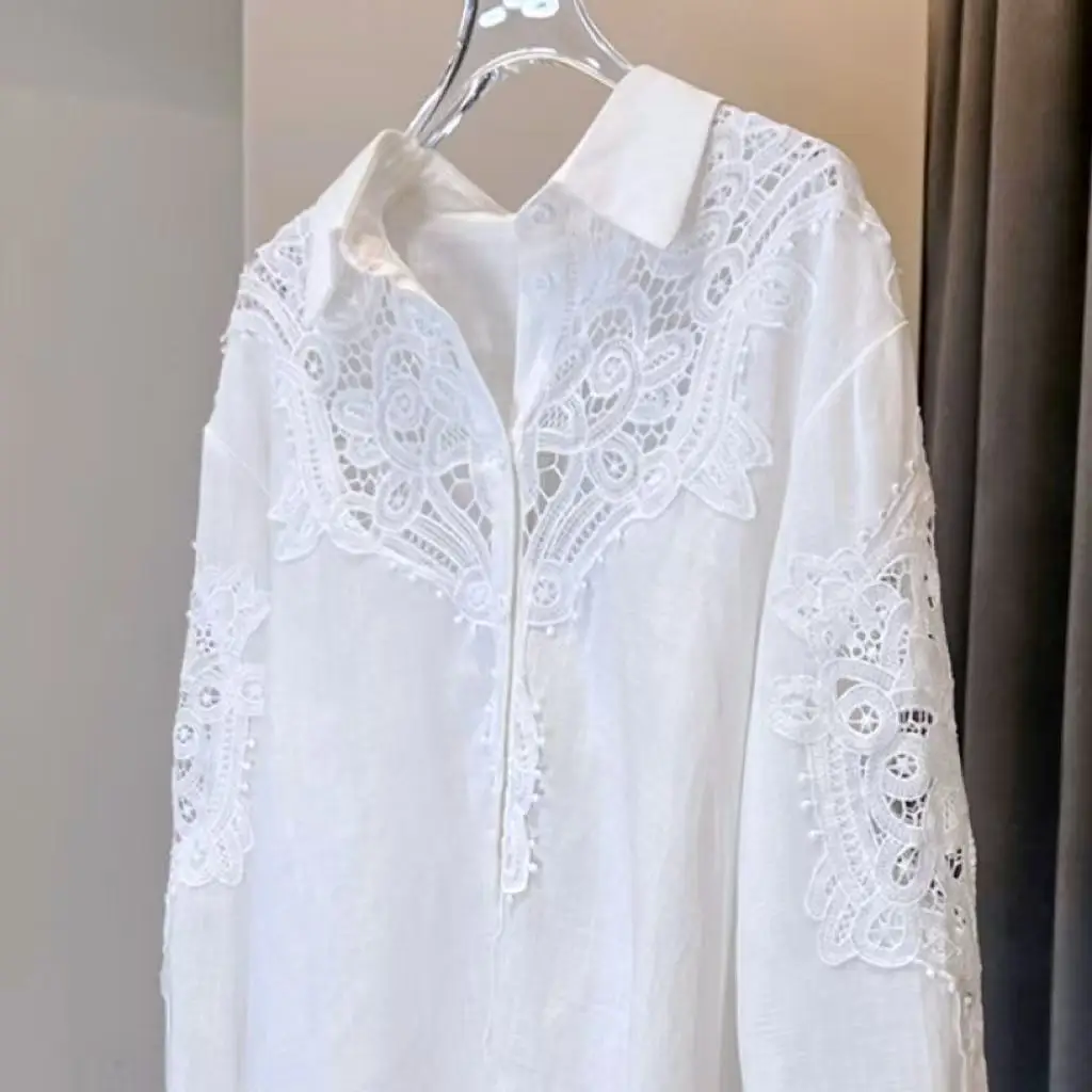 เสื้อเบลาส์ผ้าฝ้ายสีขาวปักเลื่อมฉลุลายแบรนด์หรู ดีไซน์แขนยาวทรงหลวมสไตล์ลำลองสำหรับผู้หญิง แฟชั่นปี 2025