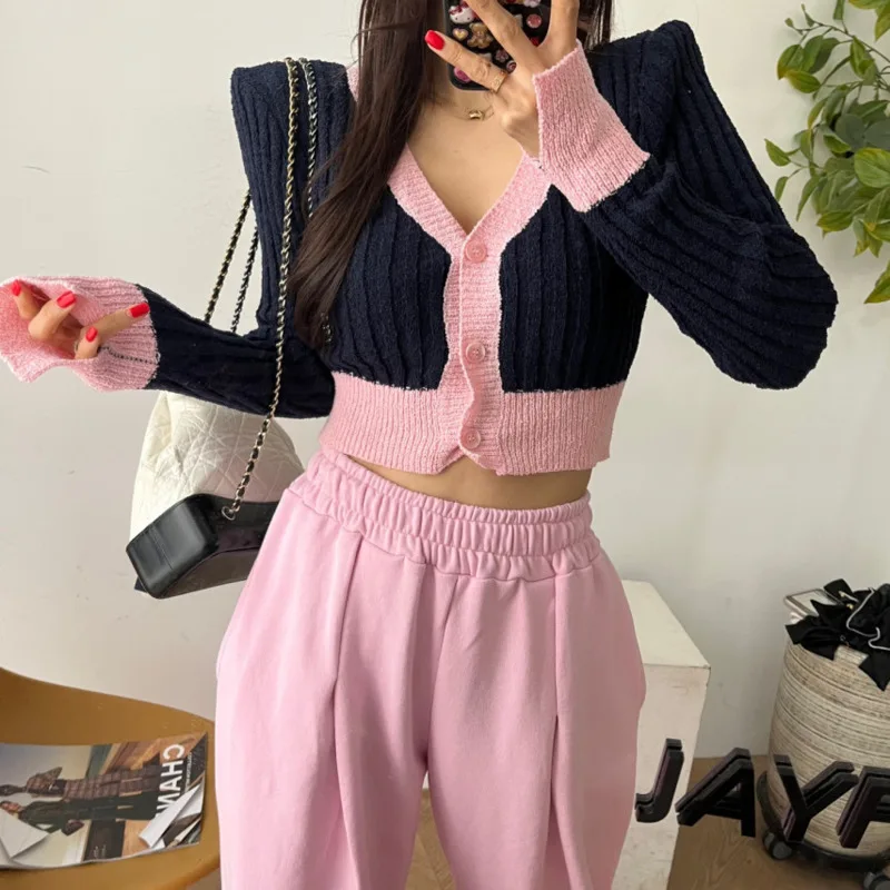 

Contrast Striped Knitted Women's Shirt 2024 Summer Fashion V neck Single Breasted Long Sleeved Slim Fit Cardigan Sexy Short Top