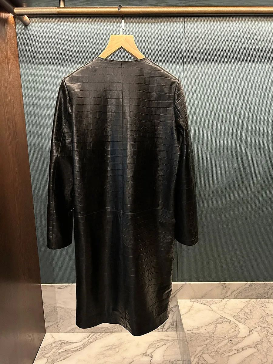 เสื้อโค้ทยาวหนังแกะลายจระเข้สำหรับผู้หญิง เสื้อโค้ทหนังแท้