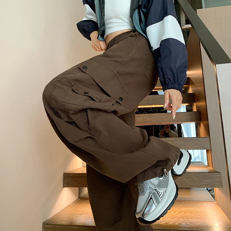 

2025 Spring/Summer: Vintage Americana Loose-Fit Cargo Pants – Tapered Ankle, Wide-Leg, All-Match Design for Women