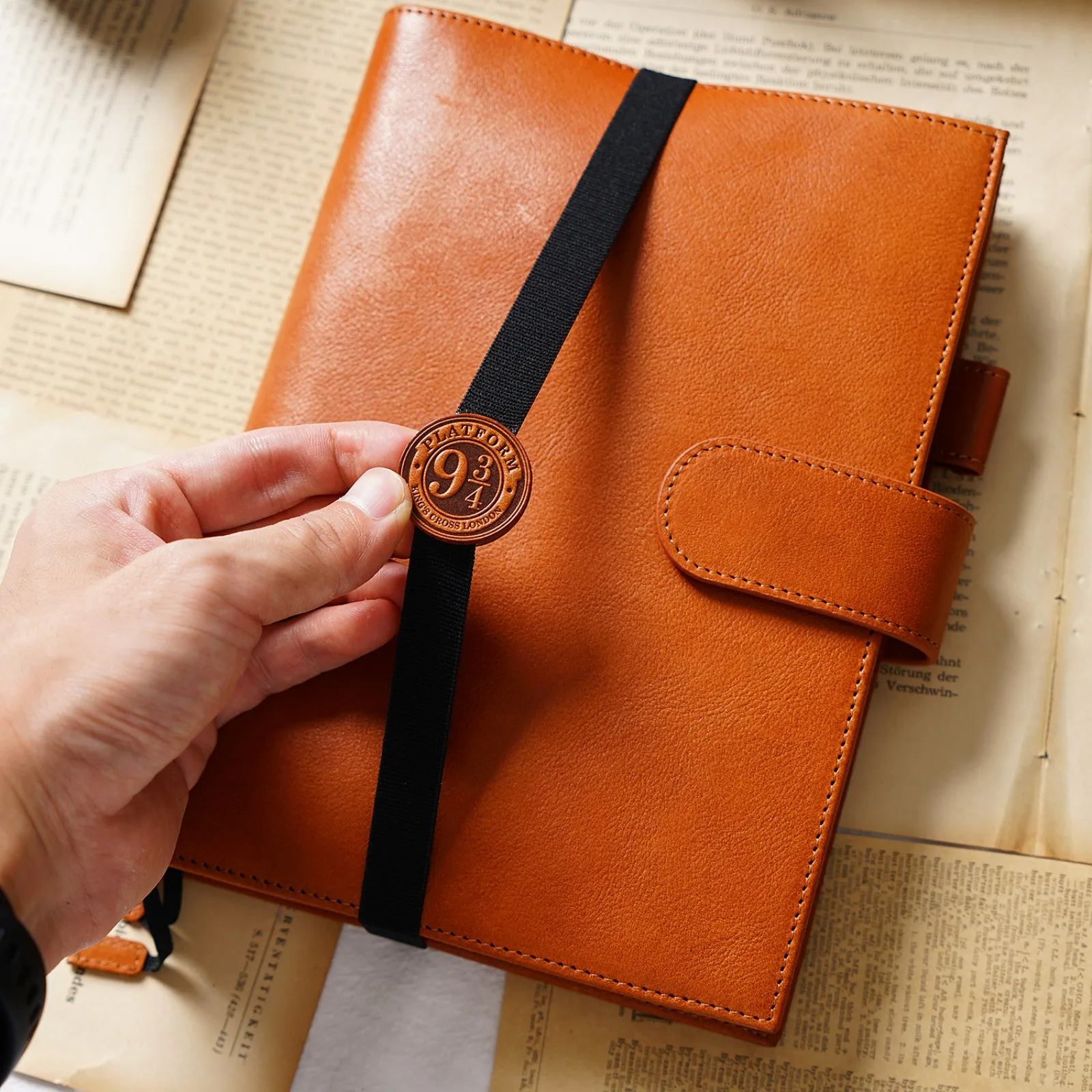 Top Leather Elastic Band with 9 3/4 Pattern for Travel Notebooks Diary, Creative Elastic Rope Strap Journal Planner Stationery