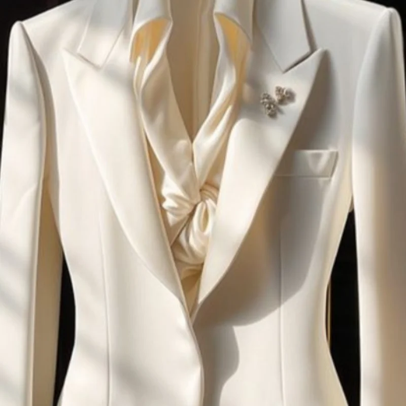 High-end Sense Fried Street Small Suit 2024 European High-end Fashion Small Fragrance Quality Waist White Suit Jacket Woman