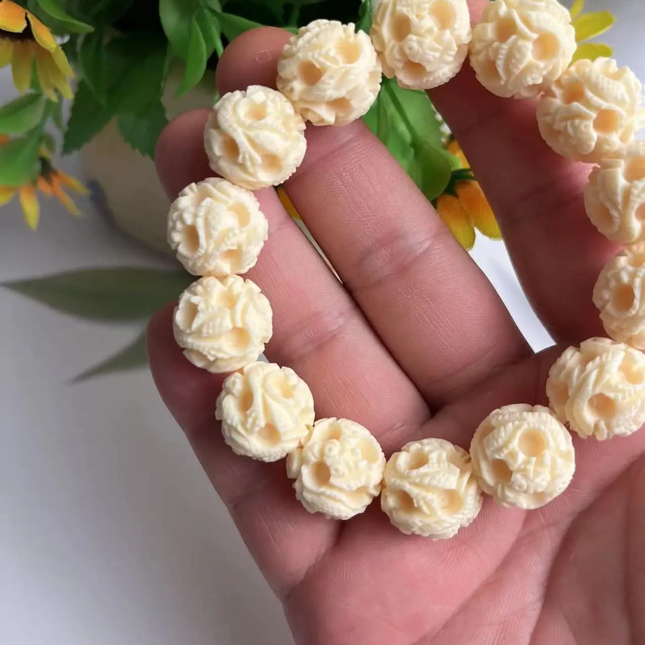 UMQ Ice Material Mammoth Ivory Carving Ghost Worker Diet Balls 16mm Bracelet Crafts Accessories Ivory Carving Art