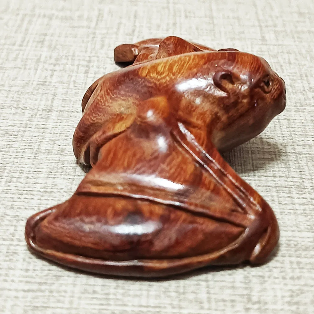 Y103, 20 Years Old 2 INCH Japanese Ironwood Hand Carved Netsuke Sculpture Miniature : Pretty Bat