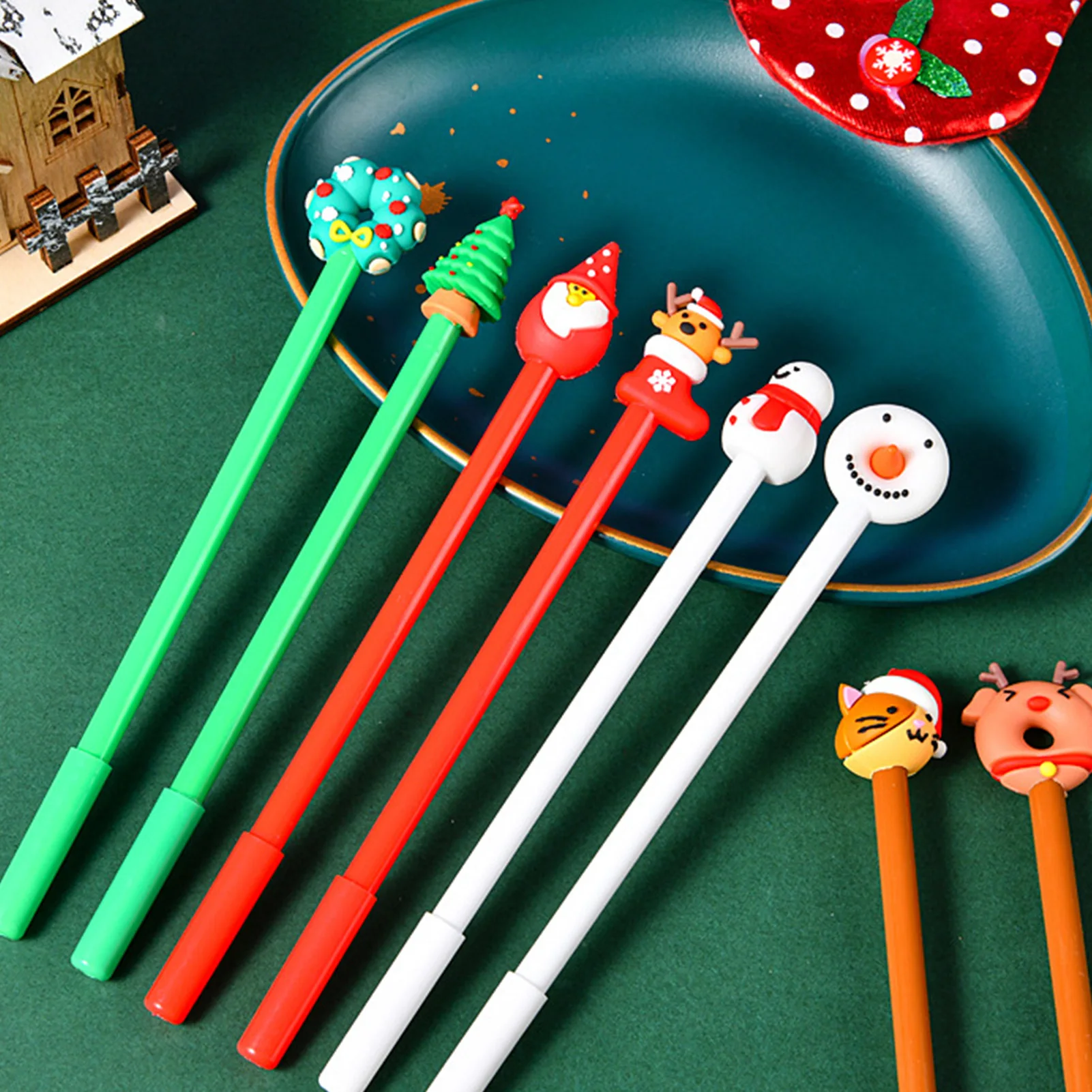 2/5/10pcs Kawaii Christmas Gel Pen 0.5mm Black Ink Cute Xmas Tree Reindeer Santa Snowman Neutral Pen School Office Stationary