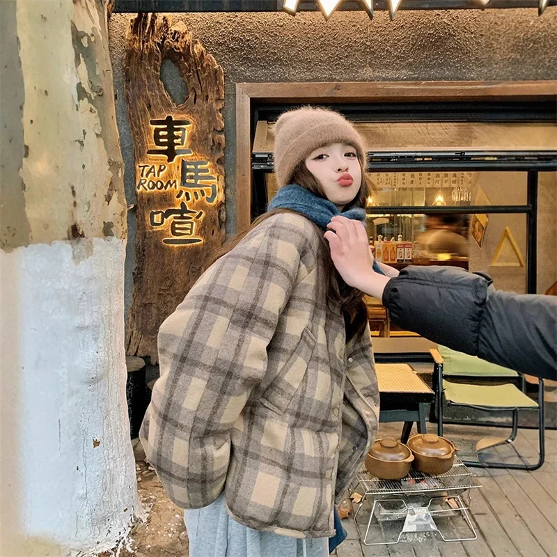 2025, kurze Daunenjacke aus Baumwolle, modisch, neu, kariert, für Damen, Winter, Parka, Mäntel, Knopf, lange Ärmel, lose, dicke, warme Baumwolljacken