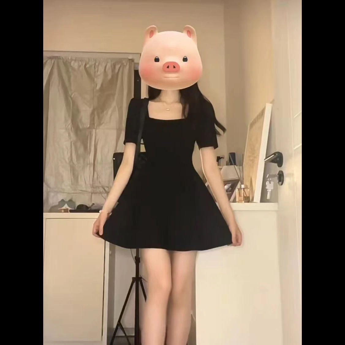 Hebe Style Black Dress Women's Summer High Waist Short A-Line Skirt Elegant Sensation New 2026 Sleeveless Square Collar