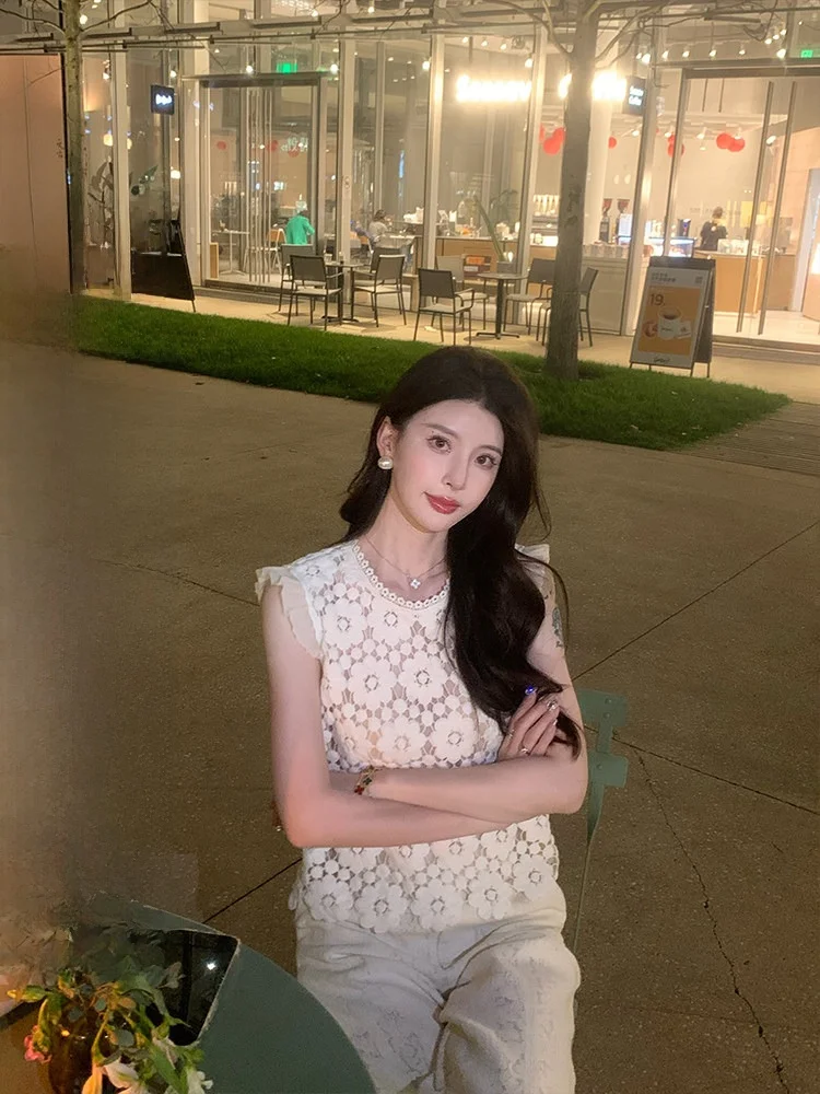 

White Lace Sleeveless round Neck Shirt Women's Premium Sensation New 2026 Kun XingChun Cotton Casual Style Comfortable Fit