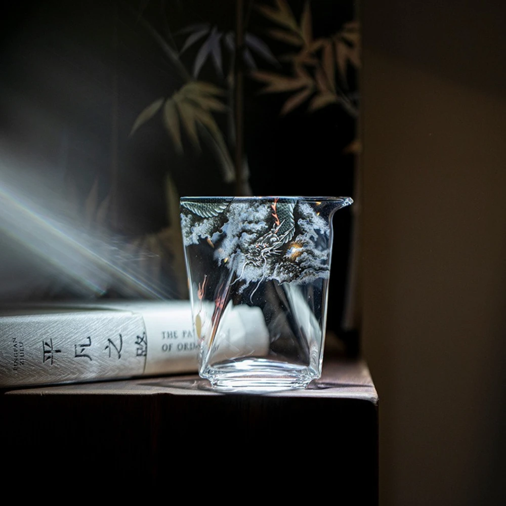 260ml New Chinese-style Dragon Pattern Glass Equalizer Cup,Home Use High-temperature Resistant Square Tea Dispensing Accessories