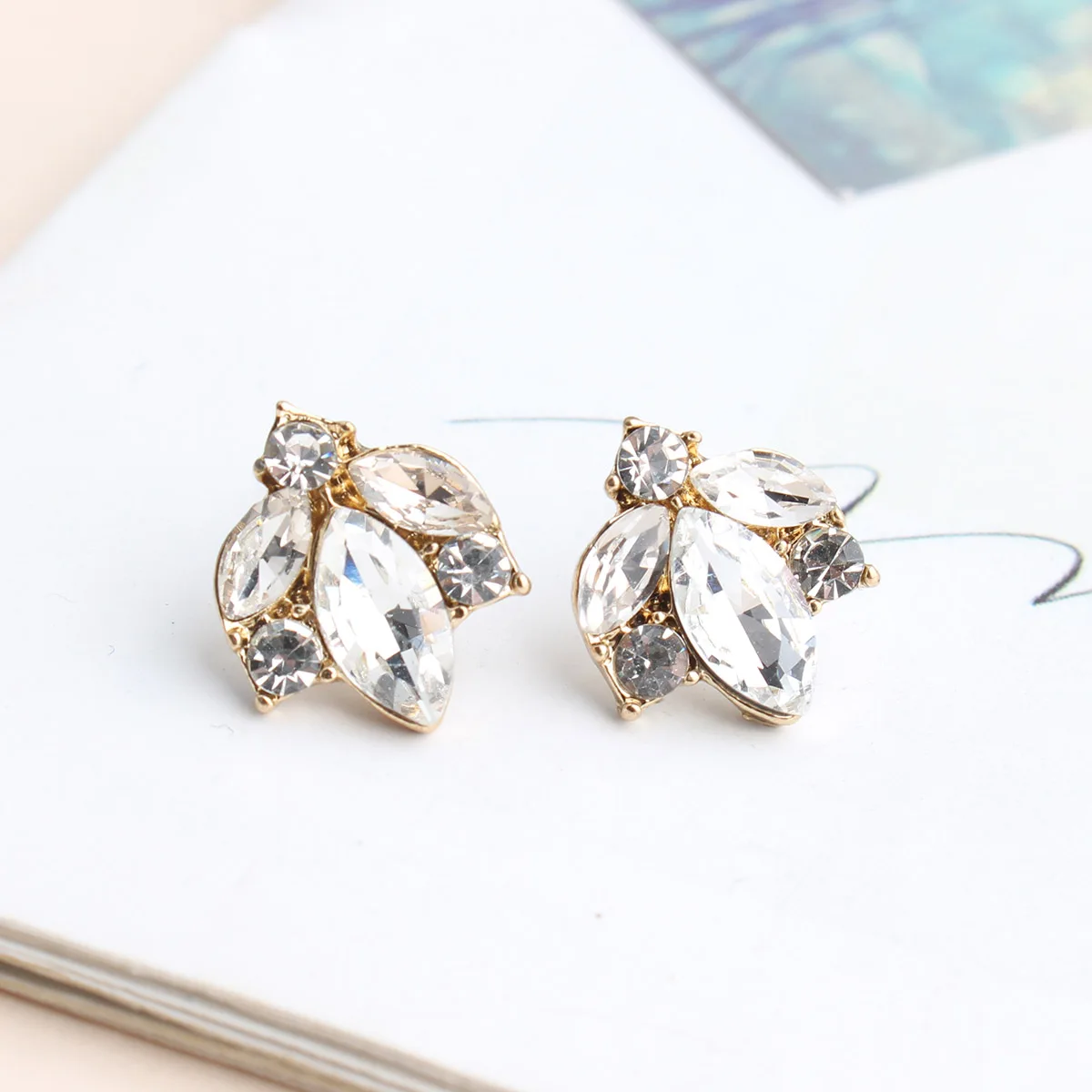 Transparent Champagne Color Mini Crystal Stud Earrings Fashion Acrylic Stone Piercing Earrings Women Jewelry Christmas Gift