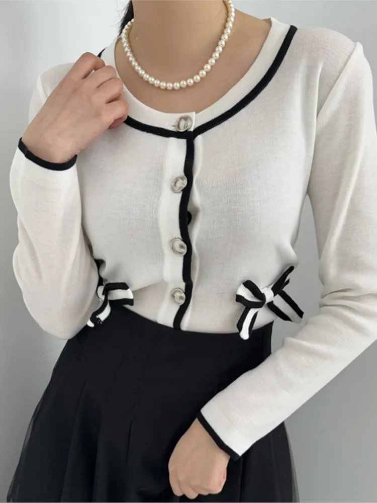 محبوك الخريف الوردي سترة المرأة القوس الحلو مخطط طباعة موديس السيدات عادية اقتصاص بالأزرار الكورية نمط امرأة سترة القمم