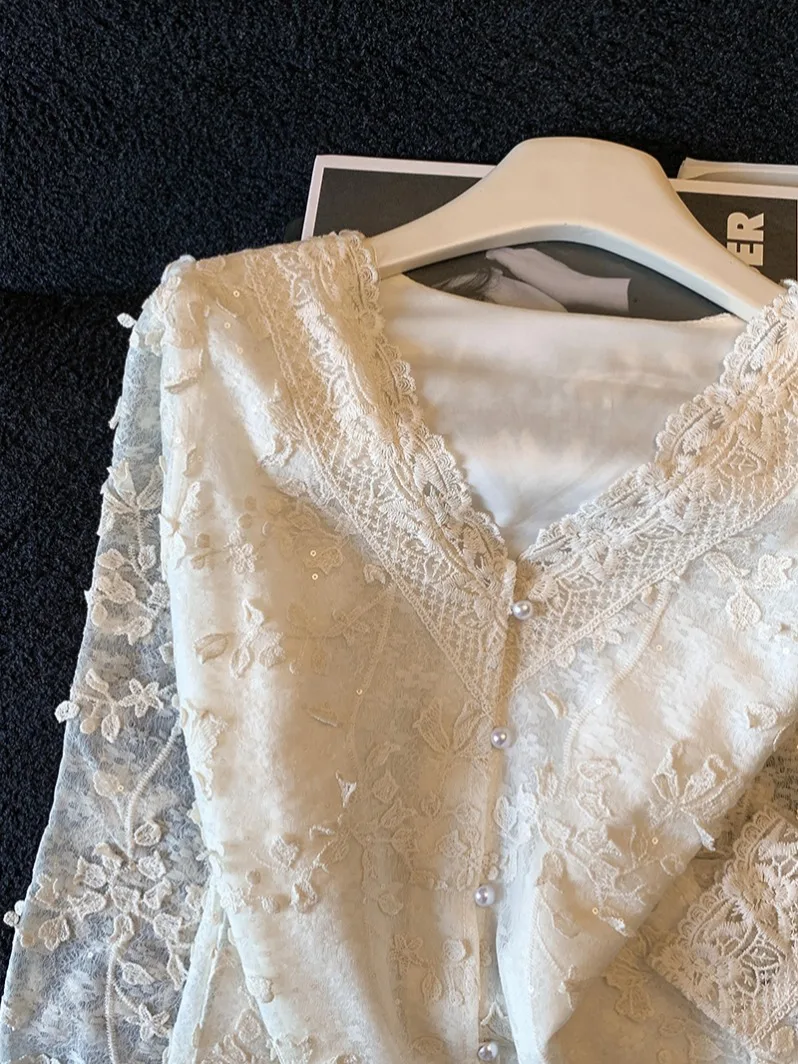 

Elegant Embroidered Lace V-Neck Long Sleeve Shirt Women's Fashion Spring 2026 New Style Korean Loose Fit Breathable Top