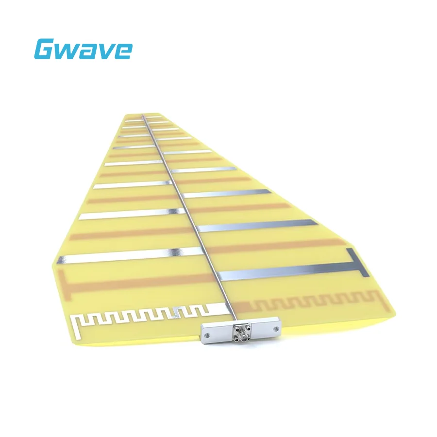 هوائي تسجيل متعرج فائق النطاق 6dBi من 380 ميجا هرتز إلى 2.5 جيجا هرتز هوائي RF