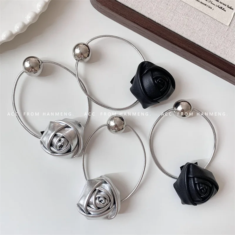 Рисунок 2 - Ретро резинка для волос с цветком розы