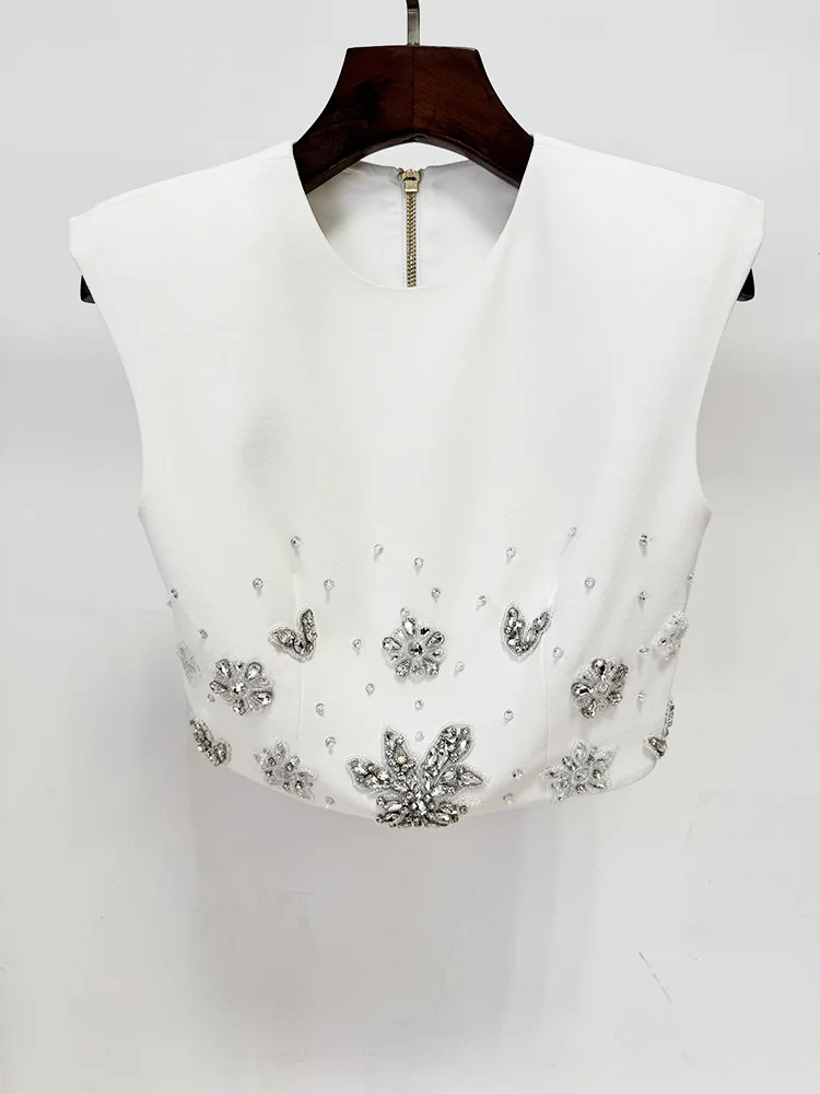 تنورة نسائية صيفية مثيرة موديل 2025 بدون أكمام مرصعة بالألماس باللون الأبيض طقم تنورة طويلة مكونة من قطعتين ملابس أنيقة للحفلات المسائية والنوادي