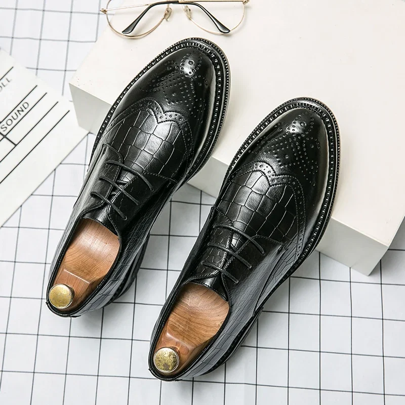 Derby Shoes Men PU Low-heeled Round Toe Lace-up Brogue Carved Hollow Breathable Wear-resistant Business Formal Men Shoes