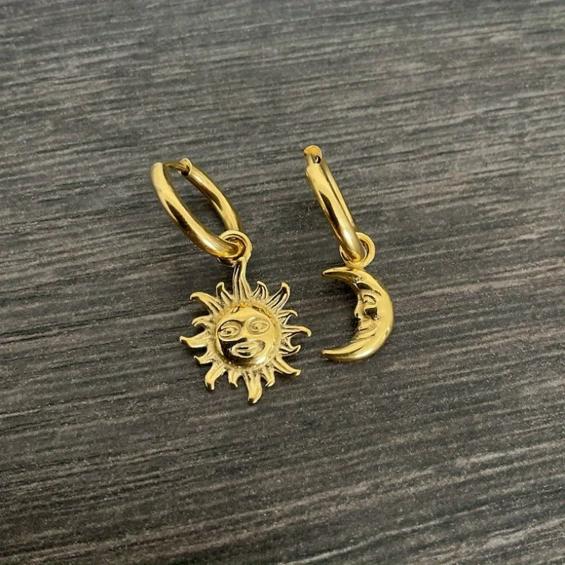 أقراط الشمس والقمر، أقراط الشمس، أقراط الطوق، المجوهرات القوطية، المجوهرات السماوية، الأطواق القمرية، أقراط القمر،