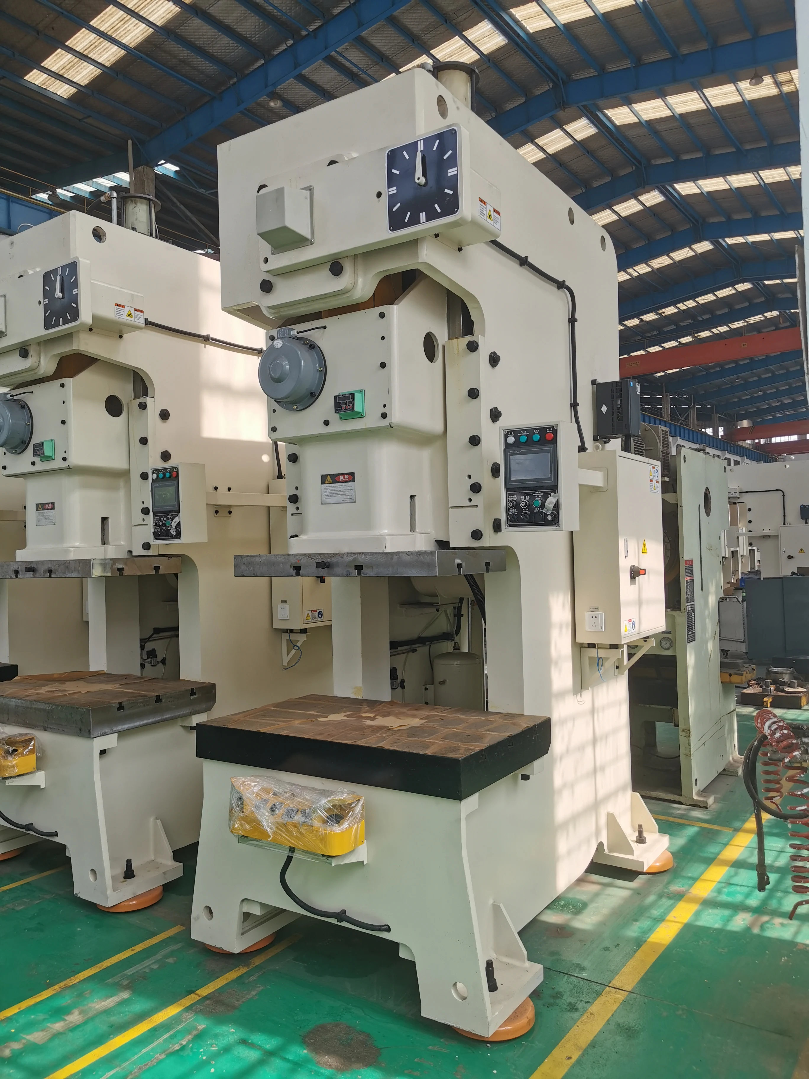 CNCColgar Efficient Hydraulic Punching Machine Hole Punching Machine