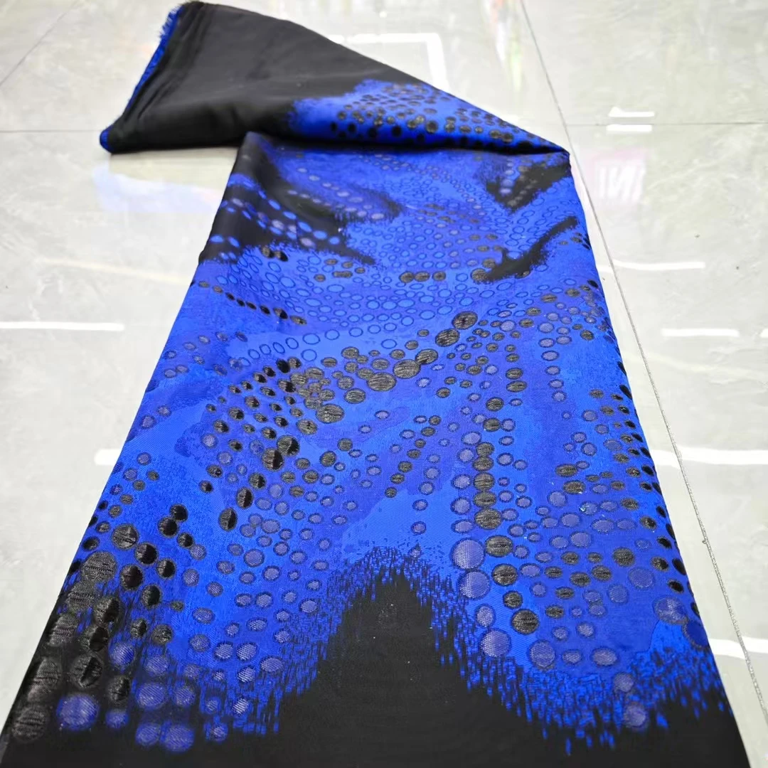 

Новая высококачественная жаккардовая ткань в стиле ретро, тканая жаккардовая парча из органзы для шитья своими руками на 180 дюймов * 43,2 дюйма