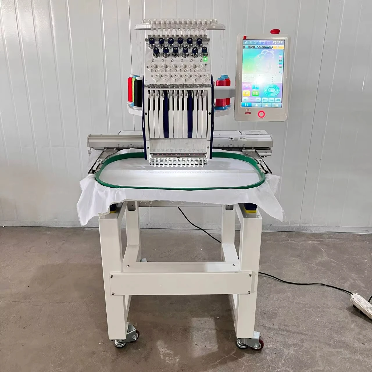 Yeshi 16 Languages 9/12/15 Needles Single Head Computerized Embroidery Machine For Cap/T-shirt/Finished Garment
