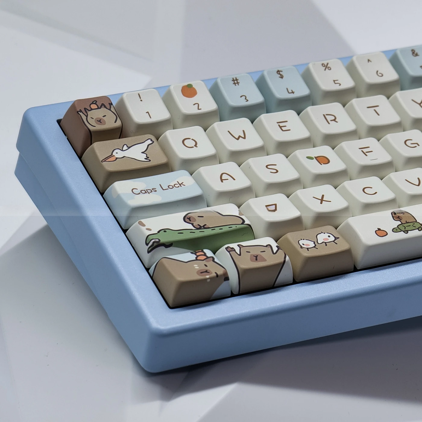 

ECHOME Cute Capybara Theme Keycap Set PBT Dye-sublimation Cartoon Animal Keyboard Cap MDA Profile KeyCap for Mechanical Keyboard