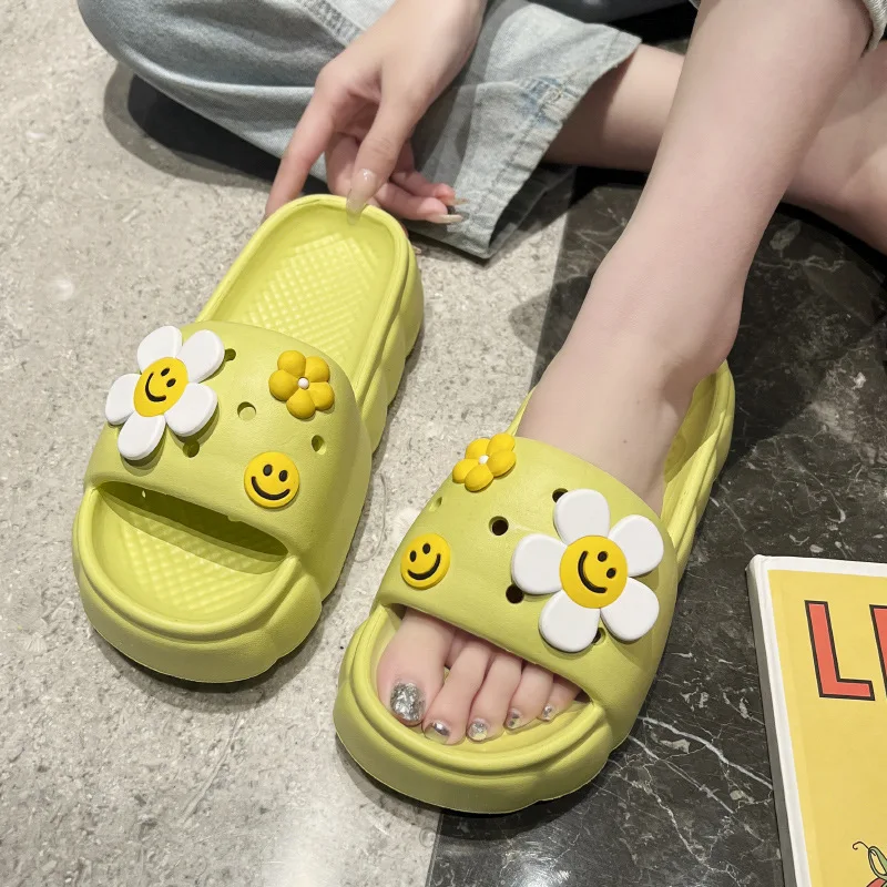 Slippers women flower shoes Indoor Summer beach cloud Non Slip Kawai Funny Cute Home house Slides Soft Sole Non Slip 2024 new