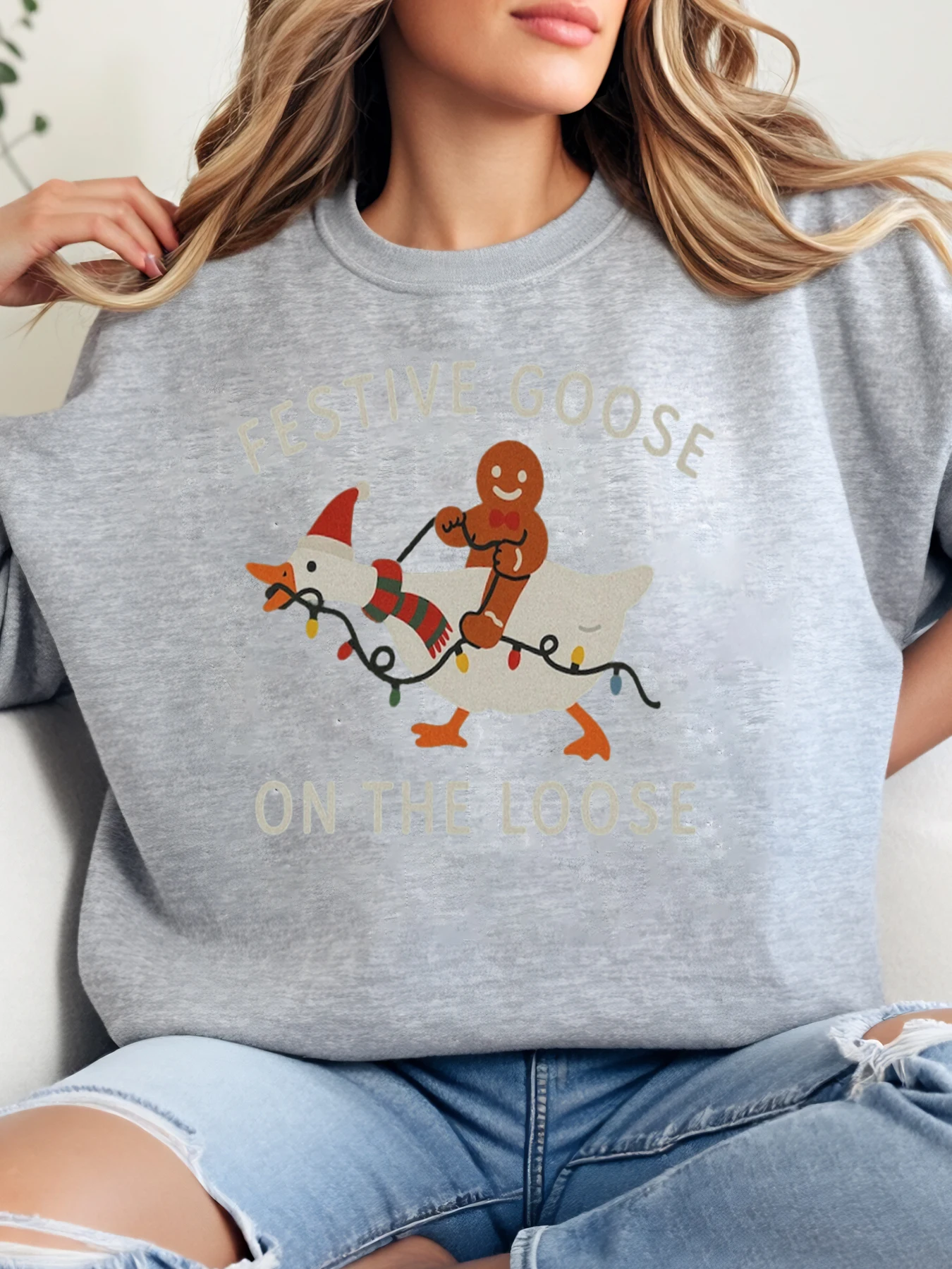 

Свободная толстовка с круглым вырезом с рождественским принтом «Рождественский гусь», женская праздничная повседневная одежда, серая, больших размеров