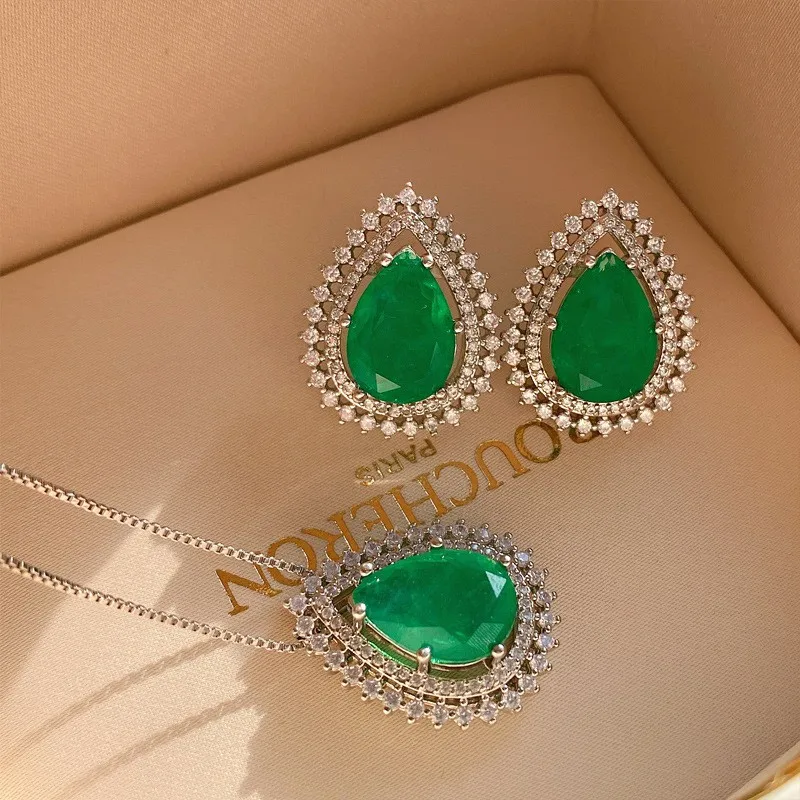 

European and American Classic Imitation Colored Gems Emerald Jewelry Suit Drop-Shaped Main Stone 10*14