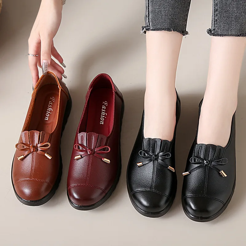 Mom shoes spring and autumn leather soft sole soft surface non-slip middle-aged and elderly women's single elderly middle-aged
