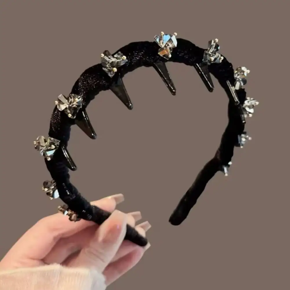 Hairband Women’s Sparkling Rhinestone Headband Anti-slip Teeth Hair Hoop Versatile Decorative Hair Accessory for Stylish Looks