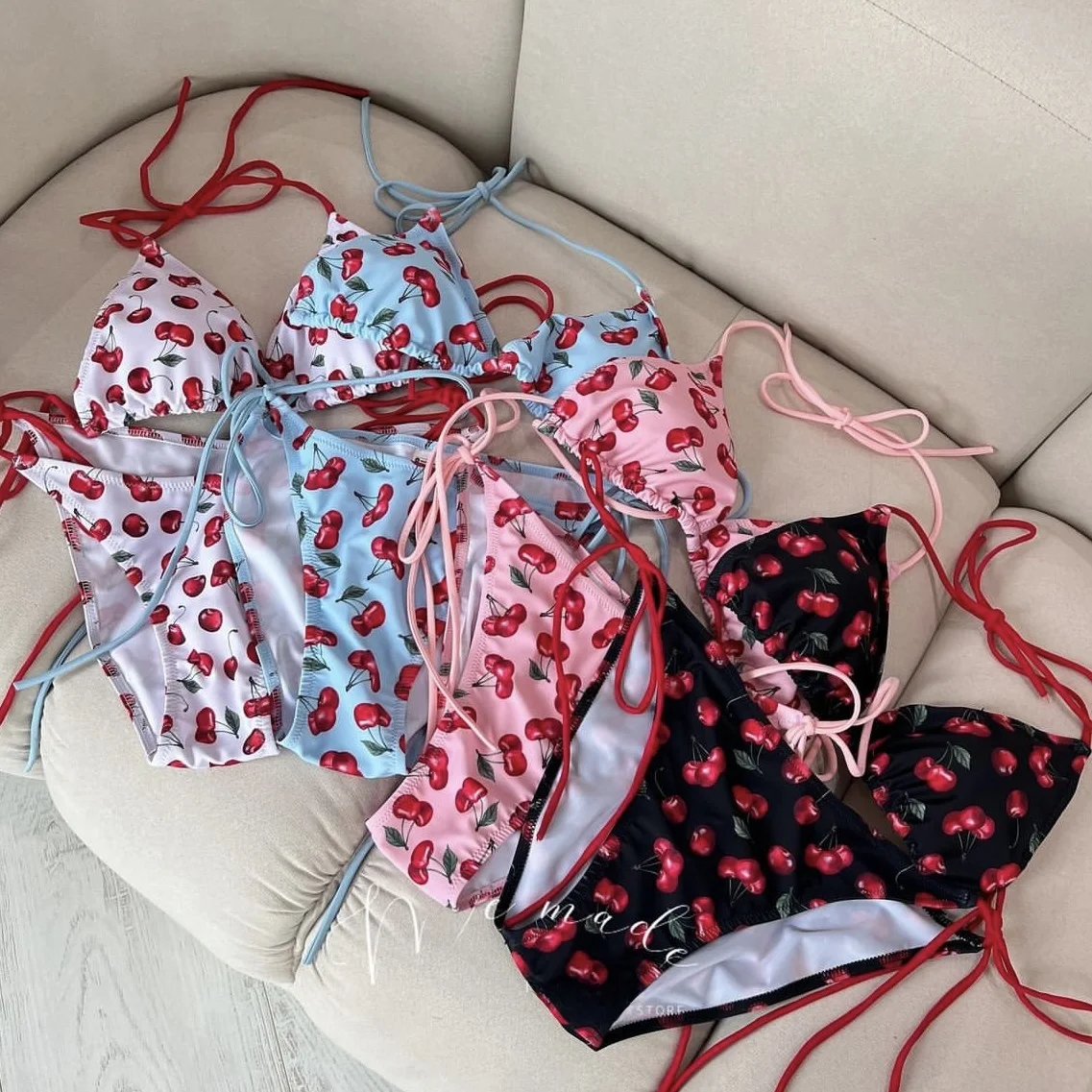 

Сексуальный купальник-бикини для девушек с вишнёвым принтом, для небольшой груди, женский, из нейлона, для термальных источников, треугольный дизайн с C-образным вырезом
