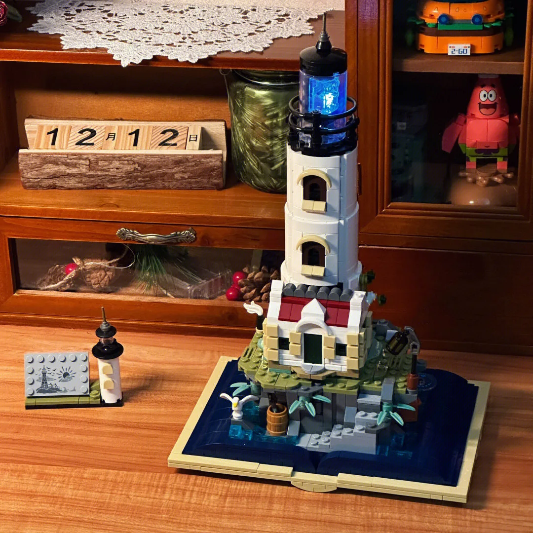 

1016PCS MOC Creative Lighthouse Building Blocks Book Sea View House Modular Model Kit Assembly Toys Gift For Children Xmas Gift