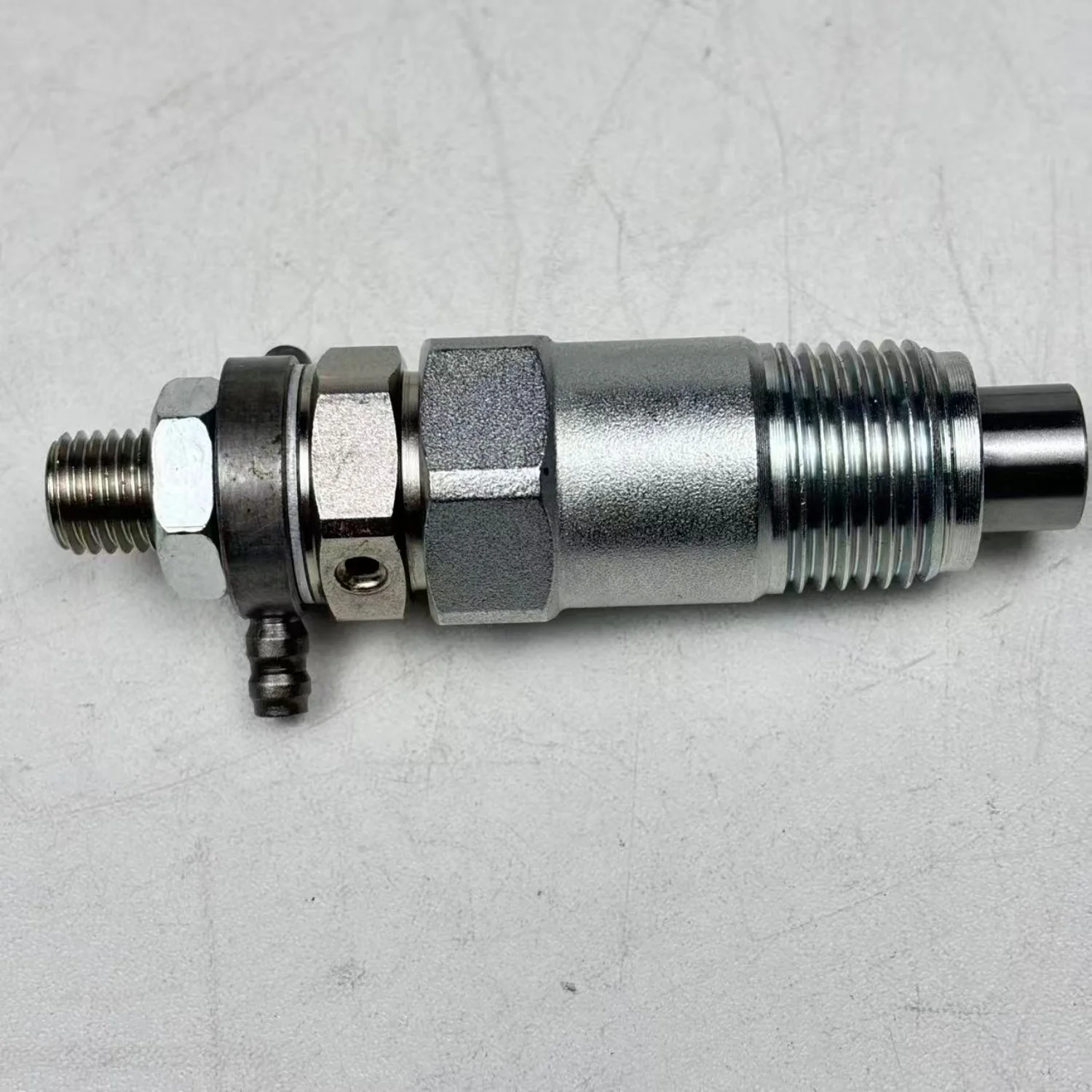 Fuel Injector 70000-65208 For Kubota Tractor L295DT L295F L305DT L305F L345 L345DT L355S L245DT L245F L245H L275 High Quality
