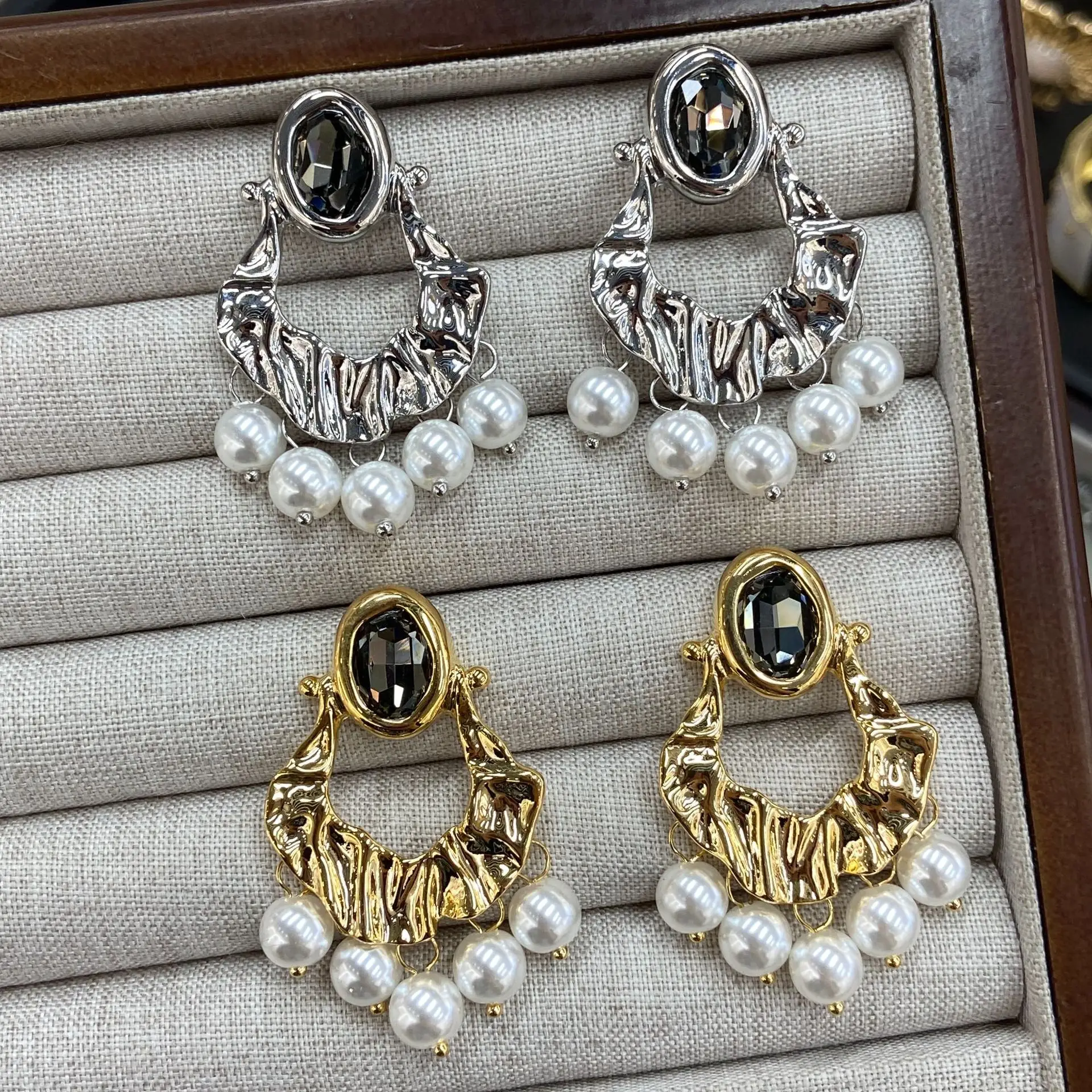 Heavy Metal Wrinkled Circle Earrings for Women, Black Gemstone & Pearl Drop Earrings, High Sense Statement Jewelry
