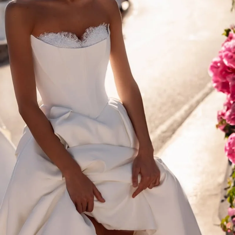 

luxury satin white Wedding Dresses The corset glitter lace decal off-shoulder style Bow Gowns multi-layer Made customize