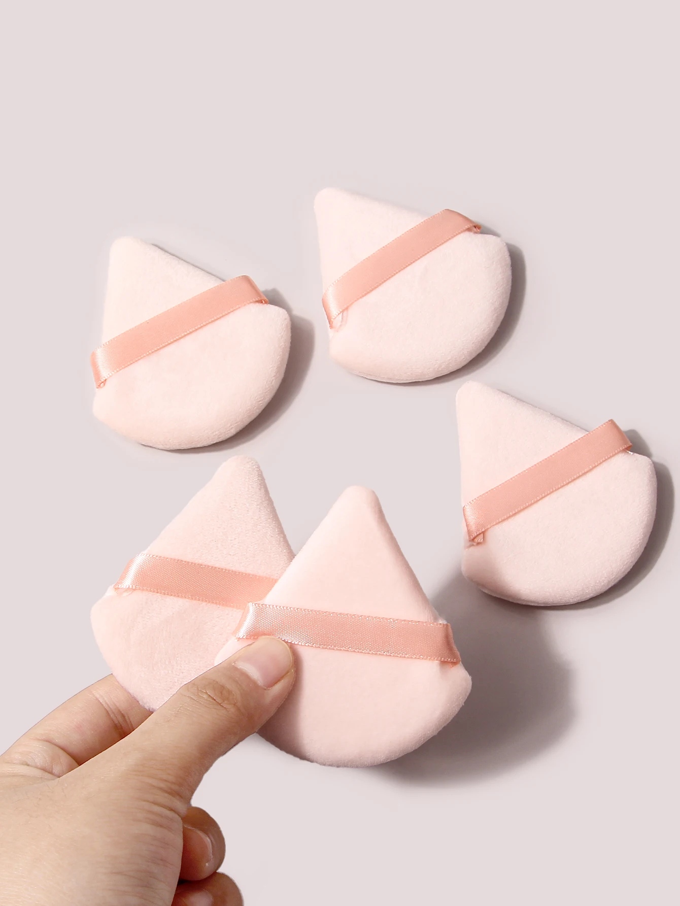 Superweicher 5 Stück aprikosenfarbener dreieckiger Puderquaste, loser Puderquaste, Honigpuderquaste, trockenes und nasses Dual-Purpose-Schönheitswerkzeug