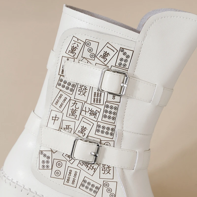Novo couro feminino, couro bovino, fivela de cinto de metal com altura aumentada, salto médio, plus size e bezerro botas curtas da moda mahjong