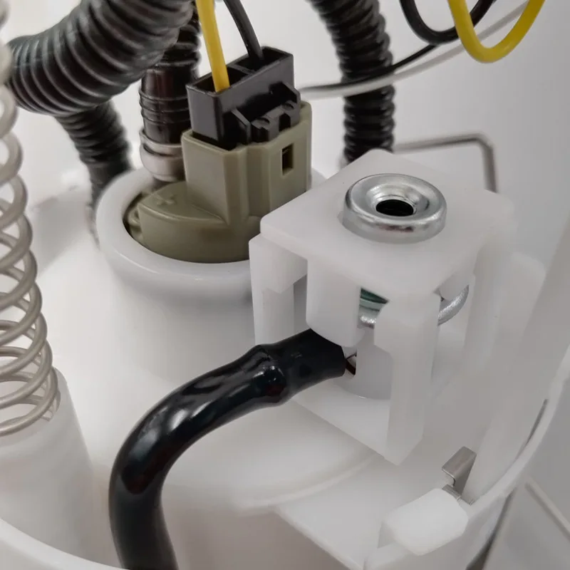 AM17-13-ZE0 LFY7-13ZE0 L387-13-35ZD подходит для сборки топливного насоса Mazda 6