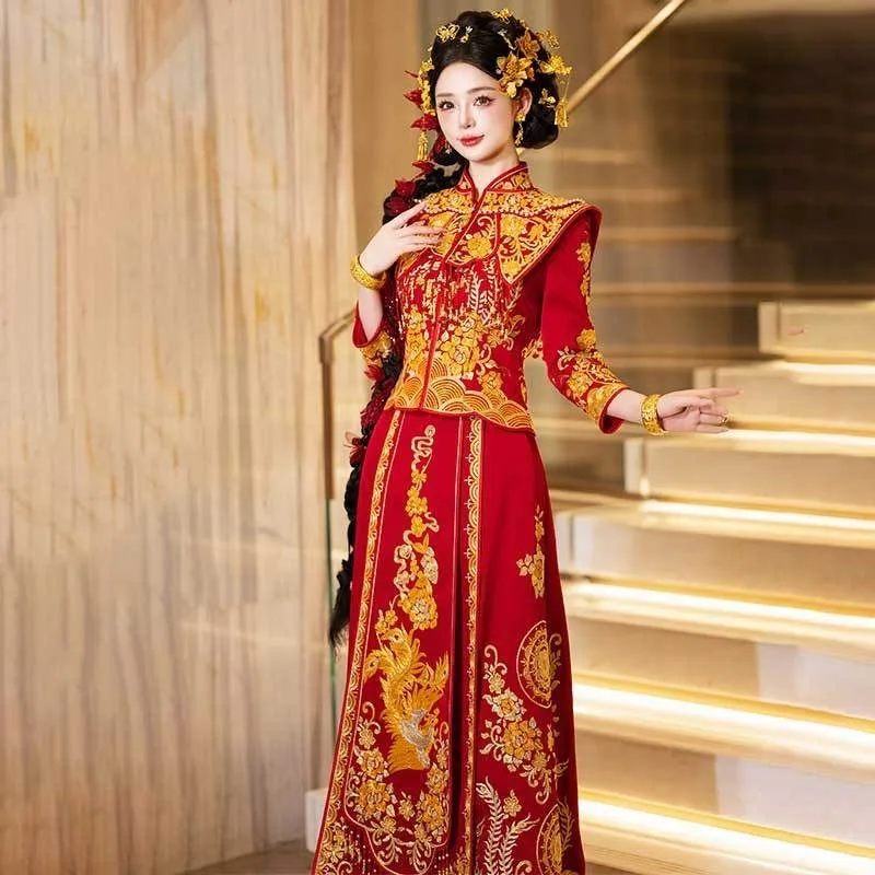 

The new Chinese-style dragon and phoenix wedding dress of Heavy Industry for toasting leaving