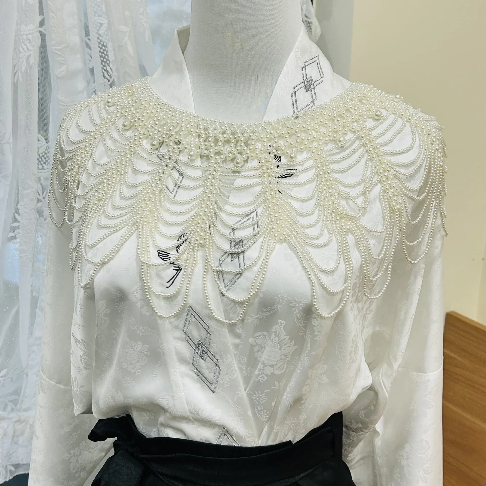 Pearl Shawl Hanfu Top Hollow Ancient Style Tassel Shoulder Cover for Women Elegant Traditional Chinese Clothing Accessory
