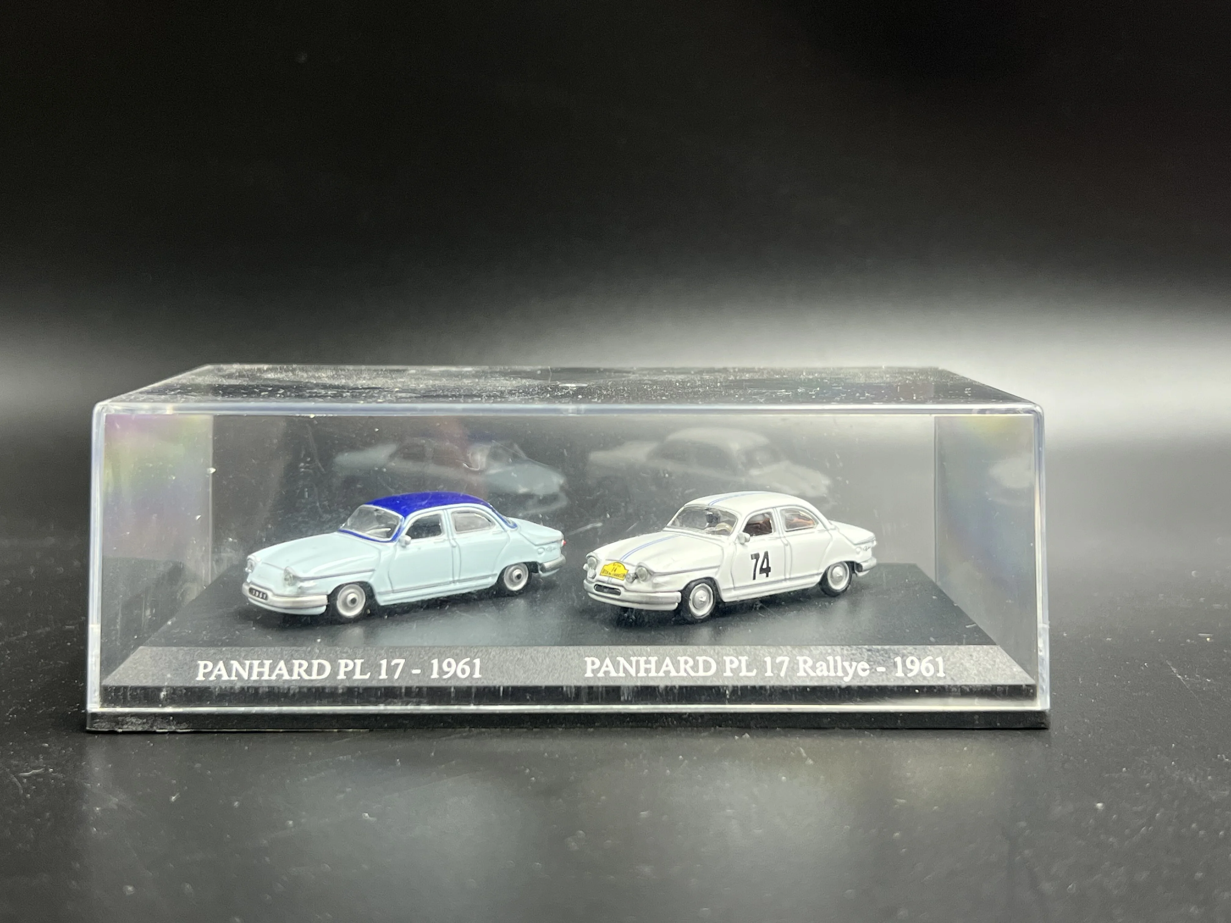

Коллекционный набор из двух моделей автомобилей PL 17 Rallye 1961 в масштабе 1:87, литые под давлением, из сплава