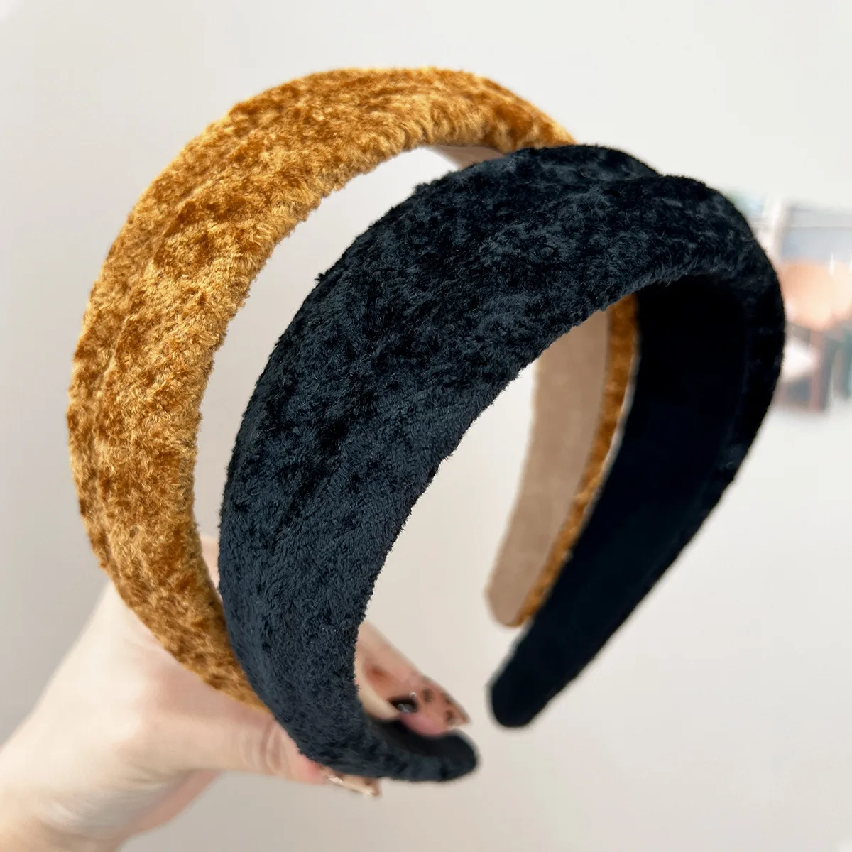 

Versatile Autumn/Winter New Arrival Wide-Brimmed Faux Fur Headband for Women Face-Slimming Retro-Style Fashion Hair Accessory
