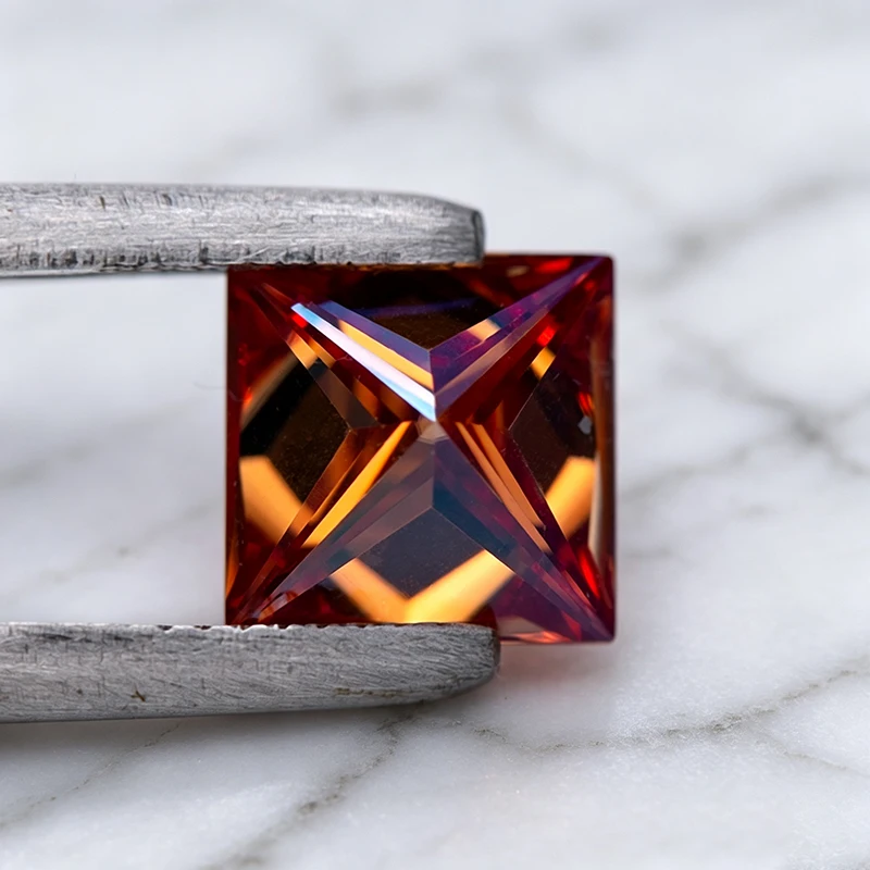 Moissanit-Stein im Princess-Schliff, Granatfarben, im Labor gezüchteter Edelstein für DIY-Schmuckherstellung, besteht den Diamanttest mit Zertifikat. – Detail 6