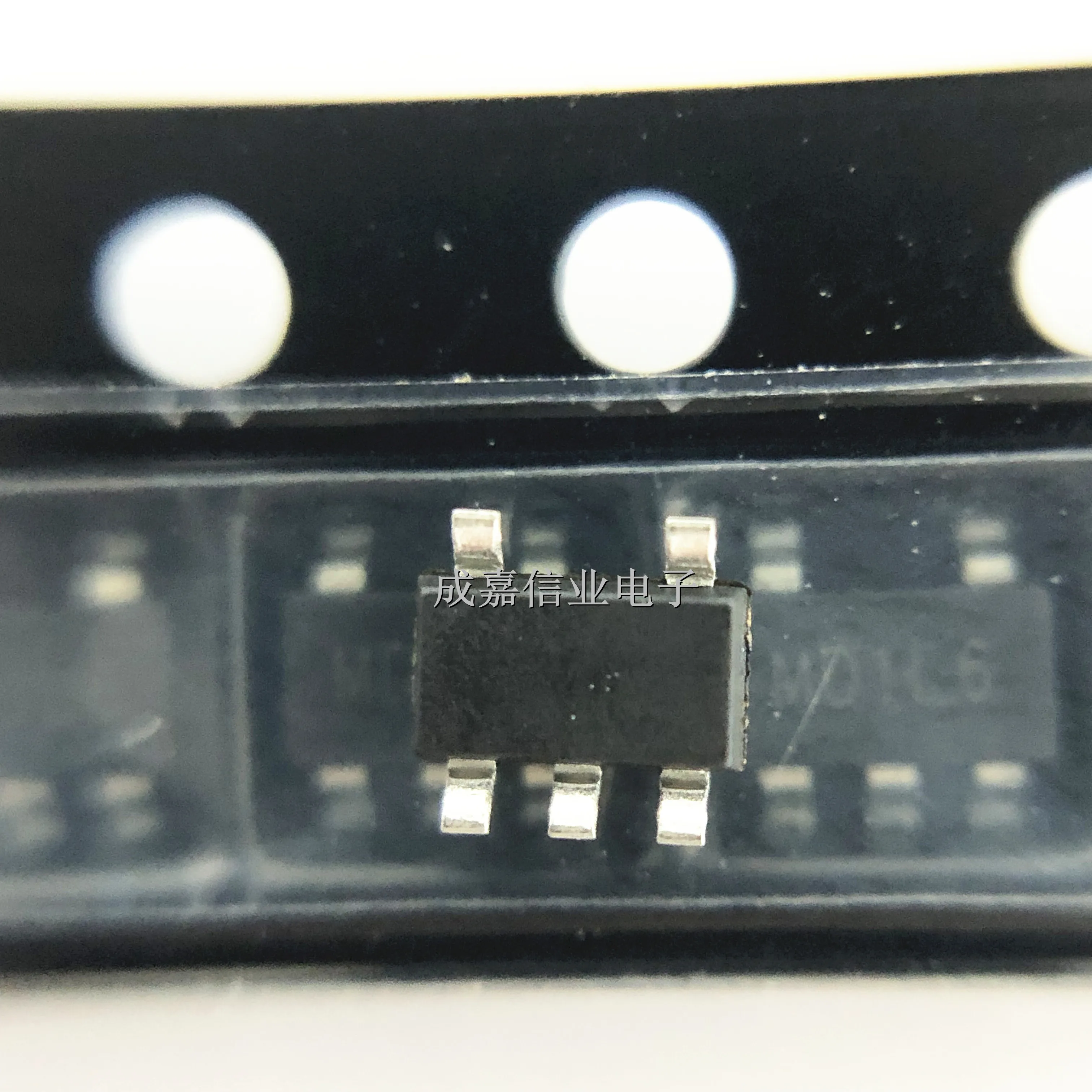10pcs/Lot SGM3766YTN5G TSOT-23-5 MARKING;MD1 PWM Dimming Control High-Efficiency Boost White LED Driver 38V