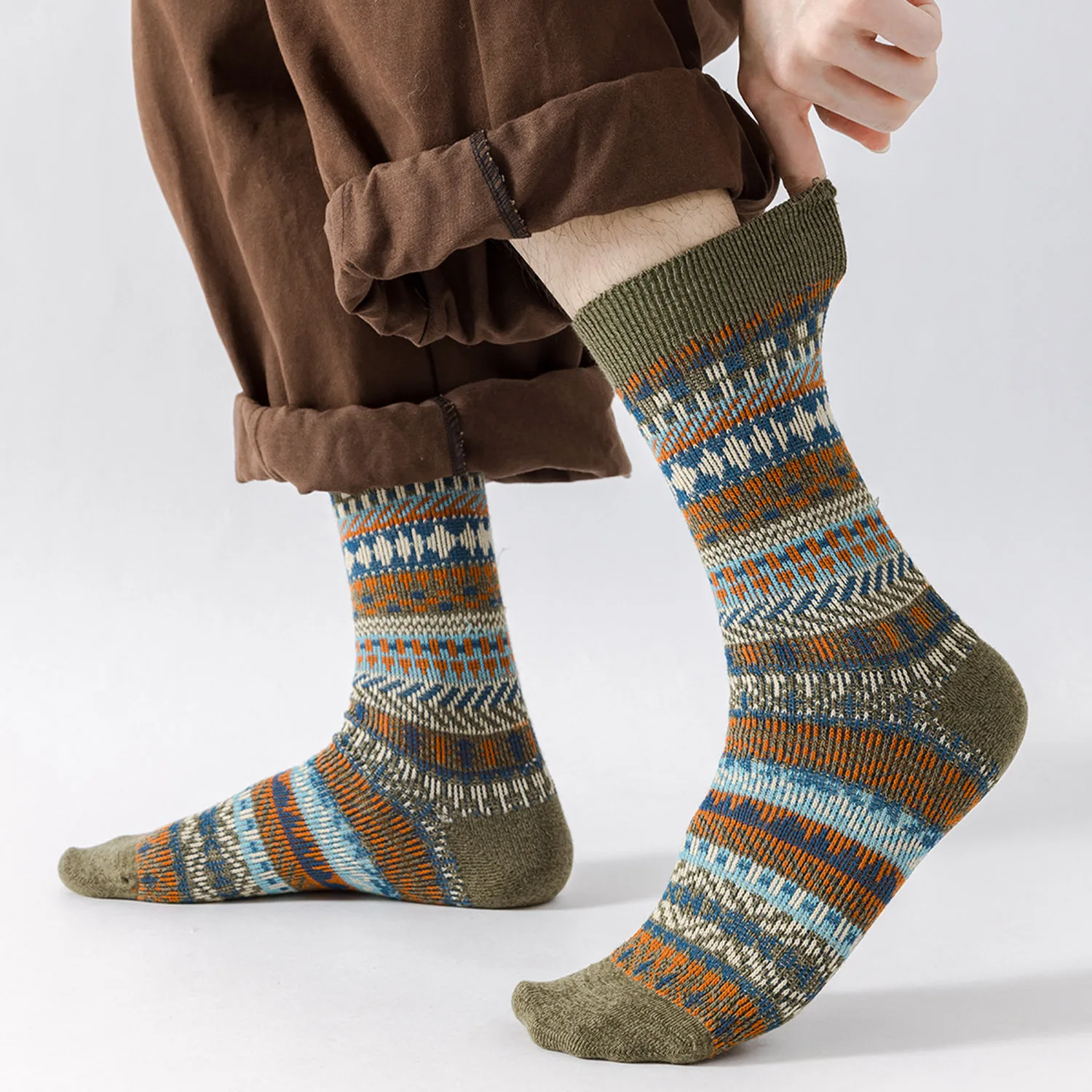 10Pcs 2026 New Ethnic Autumn Winter Street Brand Unisex Combed Cotton Seamless Retro Trendy Daily Couple Mid Calf Casual Socks