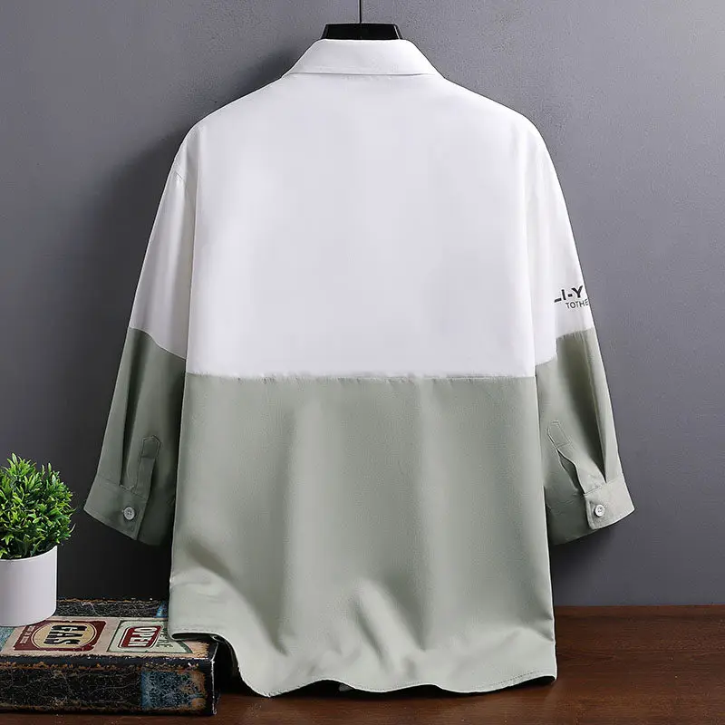 اتجاه الصيف: قميص رجالي 3/4 كم مع طية صدر السترة حجب الألوان قميص كاجوال فضفاض مناسب مريح نمط البوب الشبابي للرجال