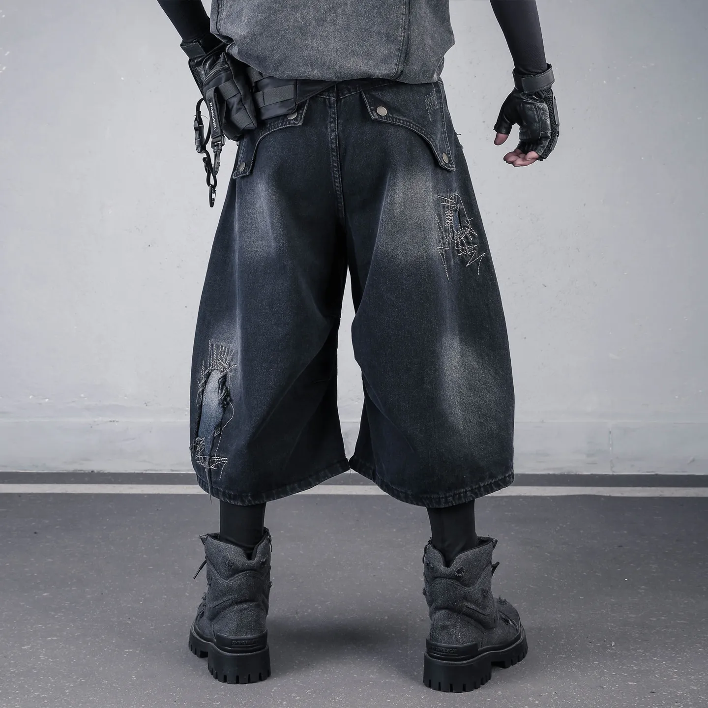 Designer Wasteland  Patch Washed and Worn Stitching Embroidered Frayed Hem Machete Jeans Loose Cropped Wide Leg Pants