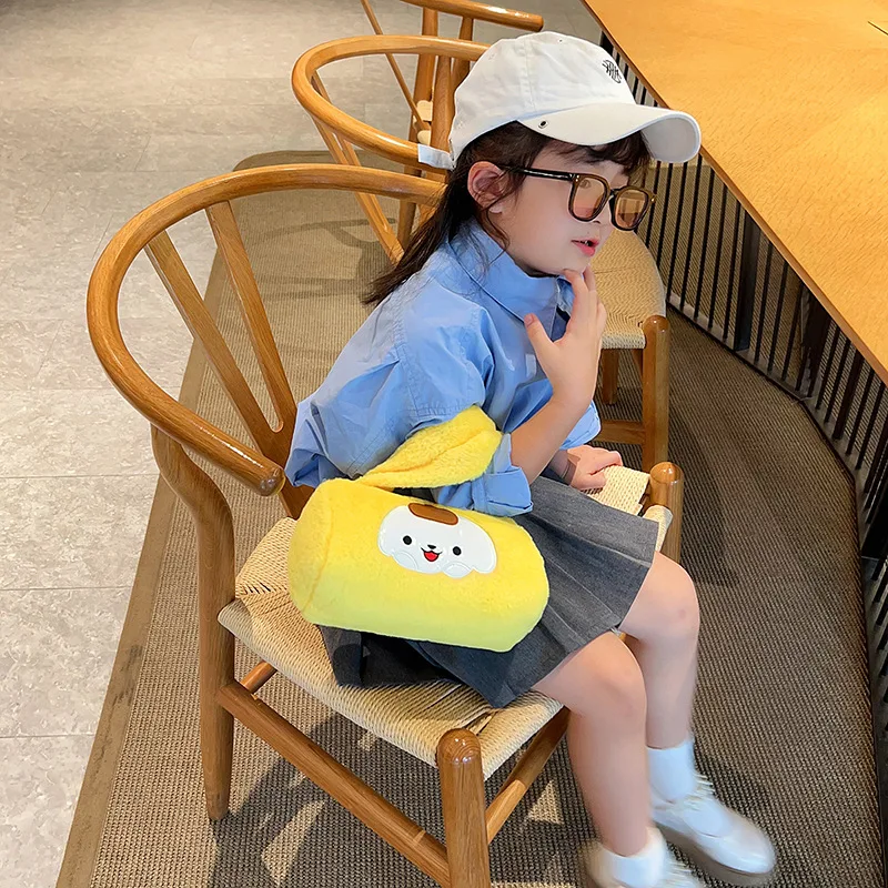 กระเป๋าสะพายข้างตุ๊กตาปอมปอมปูริน กระเป๋าถือการ์ตูนขนฟู กระเป๋าสะพายข้างเด็ก กระเป๋าถือพกพา กระเป๋าเป้สะพายหลังอนิเมะน่ารัก ของขวัญวันหยุด